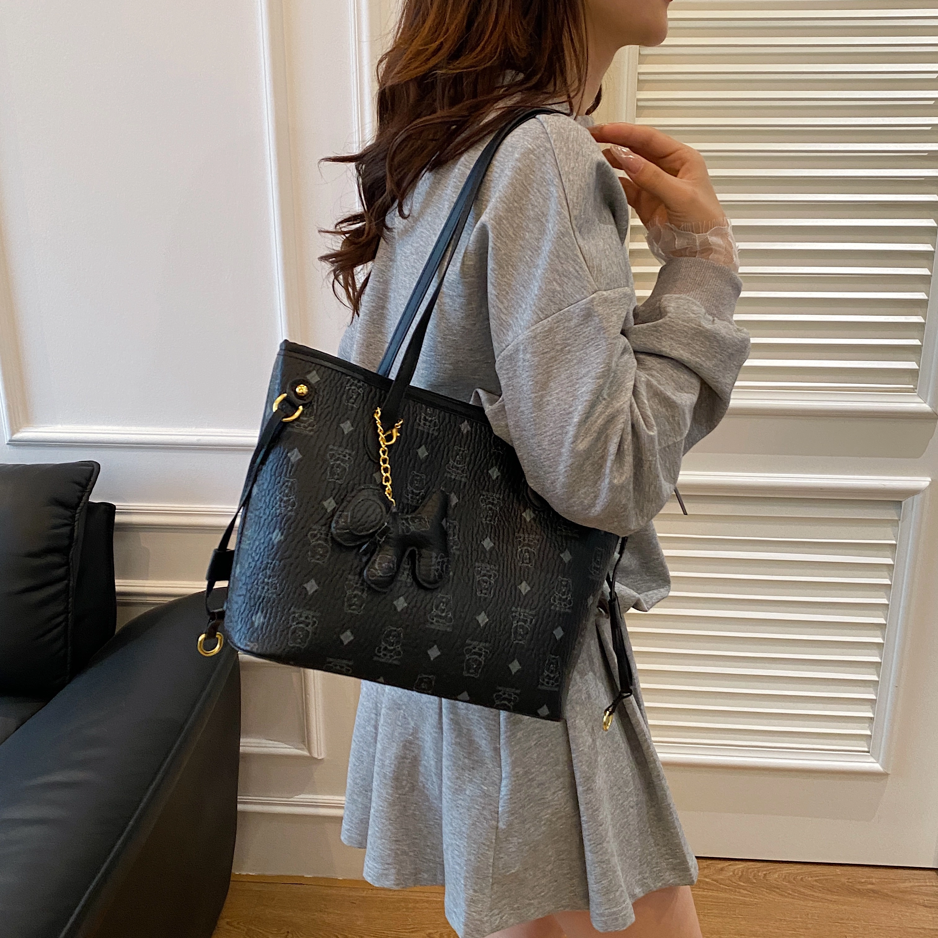 YTARA PU Tote