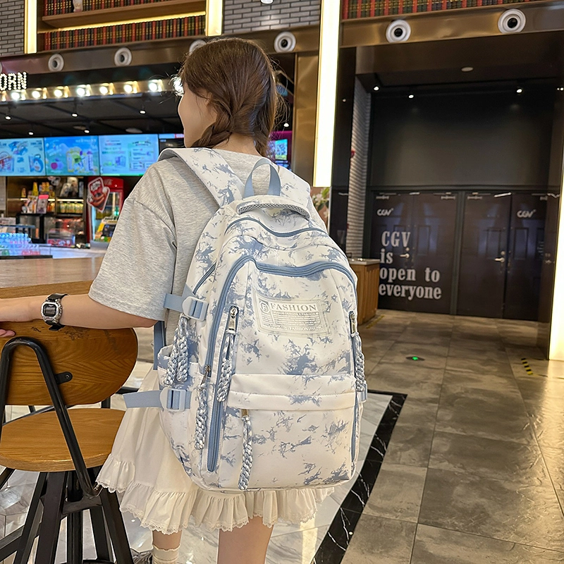 天才小熊 书包初中女生大学生旅游 简约森系 经典时尚小众设计 高级感 休闲拉链开合 尼龙布 双肩包 常规 蓝色