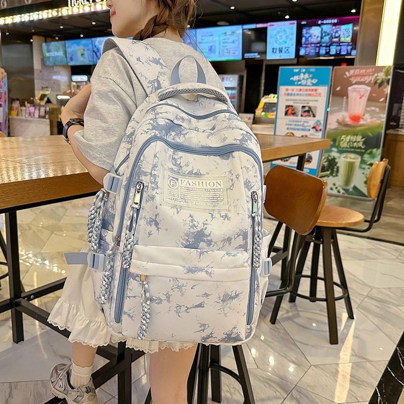 天才小熊 书包初中女生大学生旅游 简约森系 经典时尚小众设计 高级感 休闲拉链开合 尼龙布 双肩包 常规 蓝色