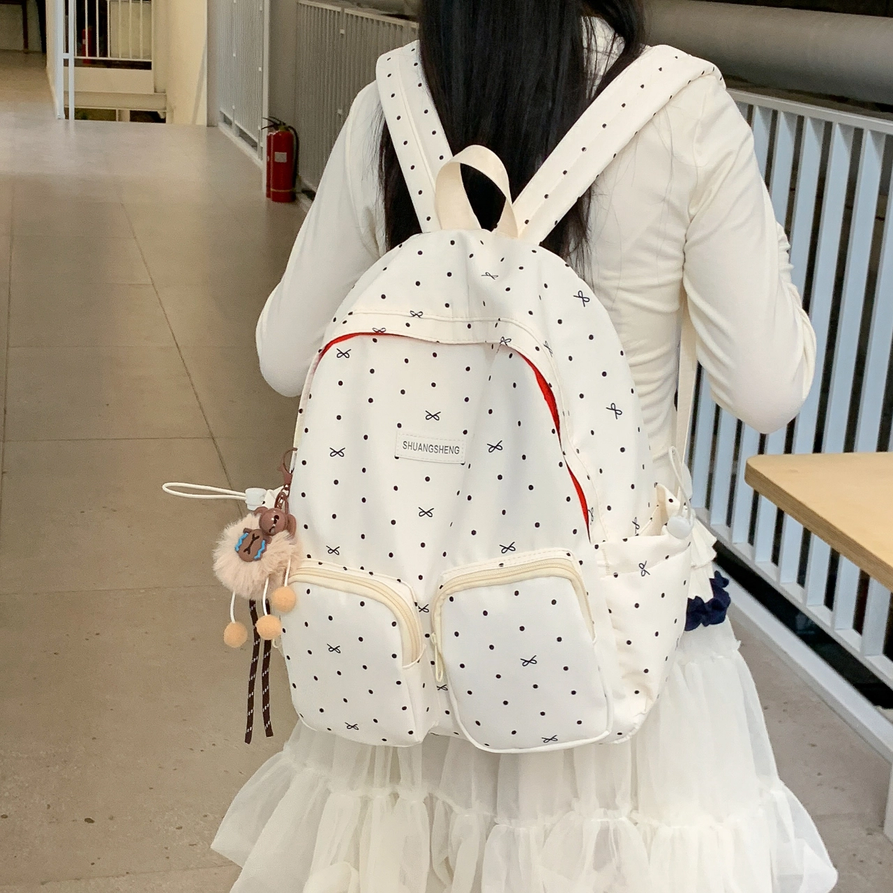 天才小熊  简约森系学生 书包 初中生 经典时尚小众设计 高级感 休闲拉链开合 百搭可爱学院风 尼龙布 双肩包 常规 乳白色
