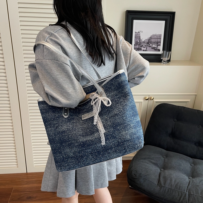 ORANGE BEAN ins Tote