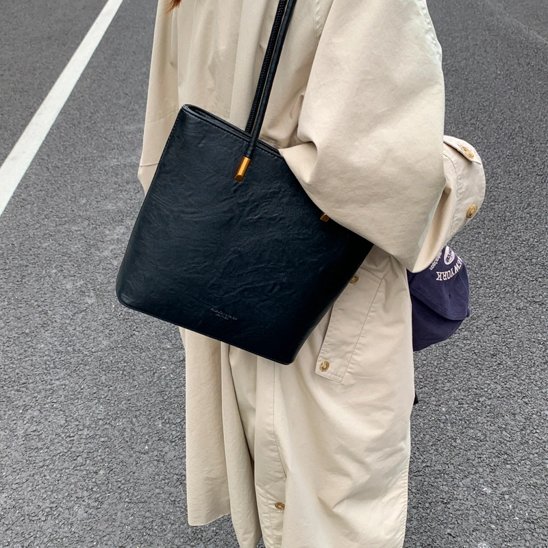 ORANGE BEAN PU Tote