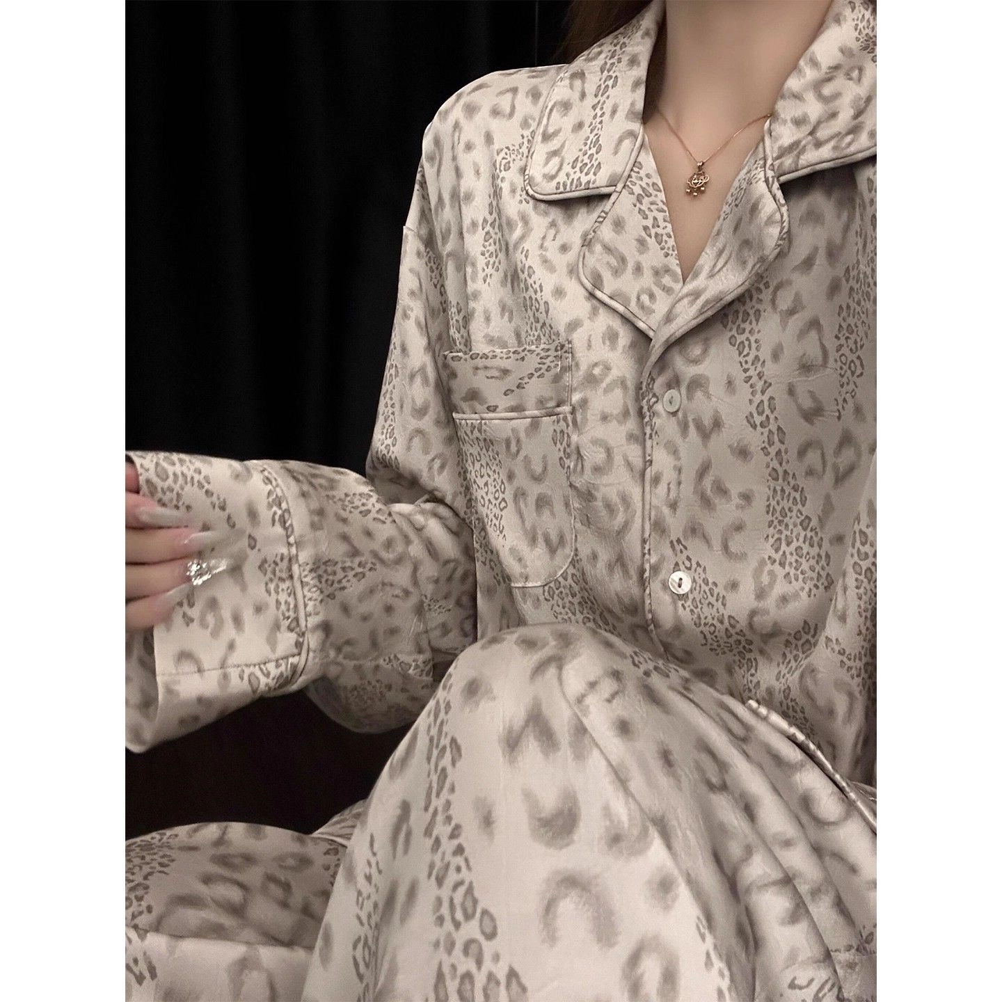 静英鸾 翻领舒适可外穿豹纹长袖轻便家居服睡衣套装 女款