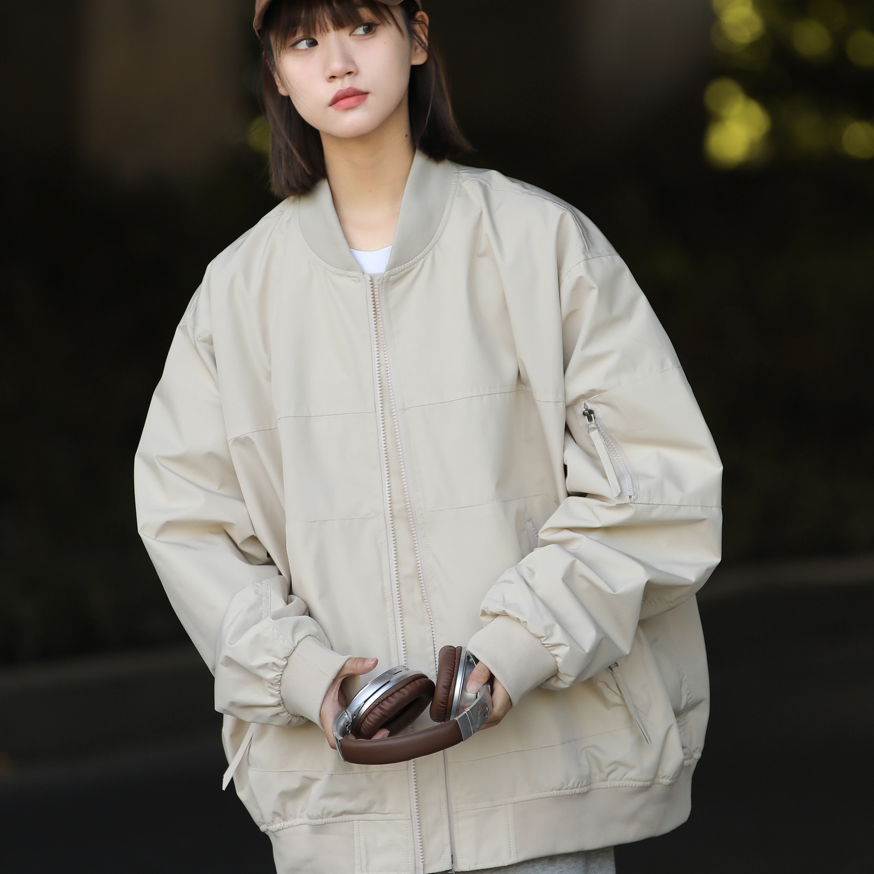 八哥 美式高街基础款经典纯色宽松复古潮流时尚舒适设计感百搭通勤简约工装飞行员翻领长袖外套棒球服夹克 男女同款