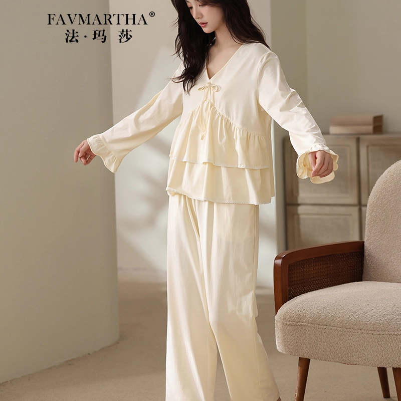 FAVMARTHA V