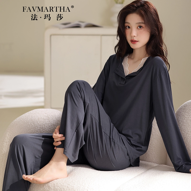 FAVMARTHA V