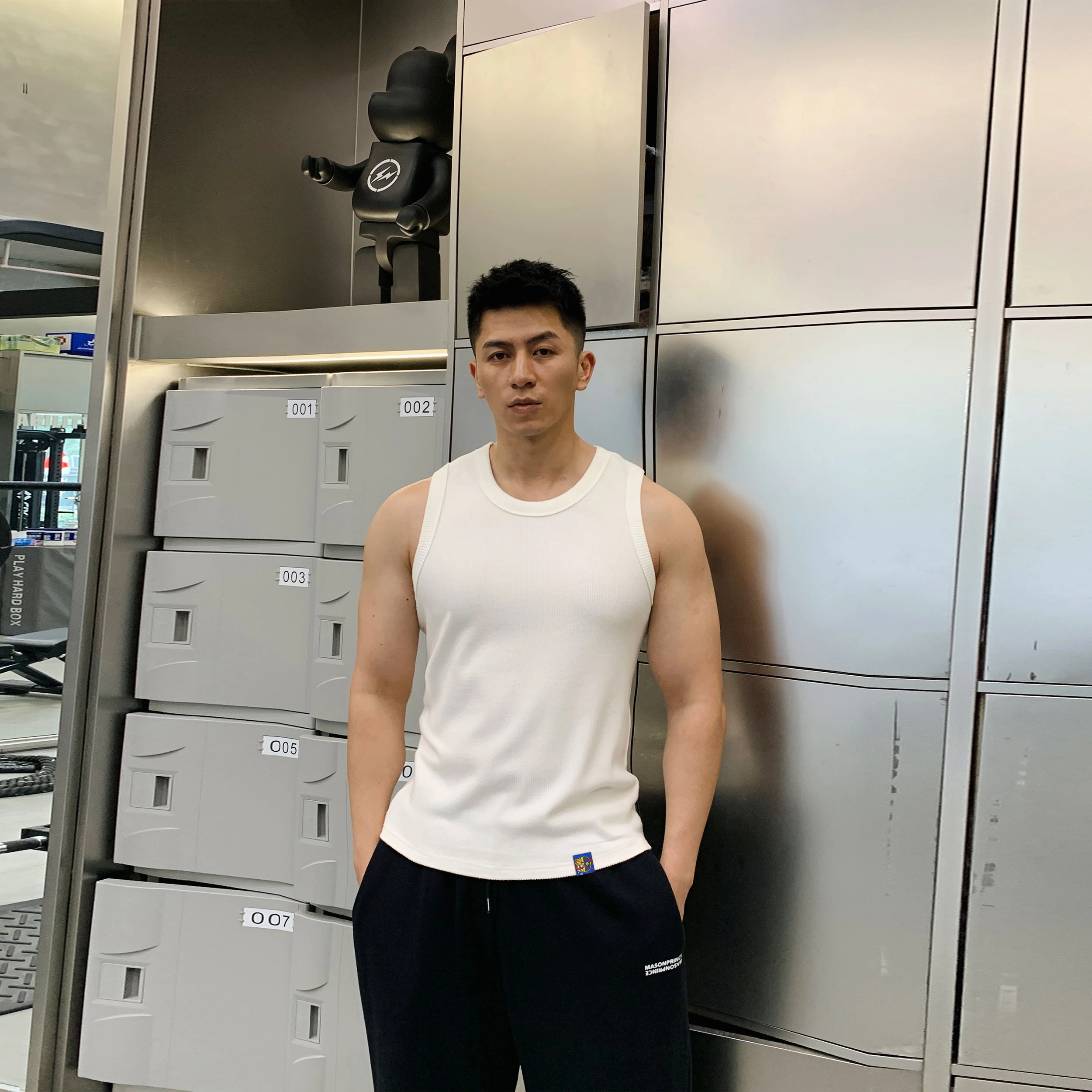 巴塞罗那足球俱乐部 美式高街风队徽布标健身坎肩修身百搭正肩纯色基础款休闲训练针织背心 男女同款