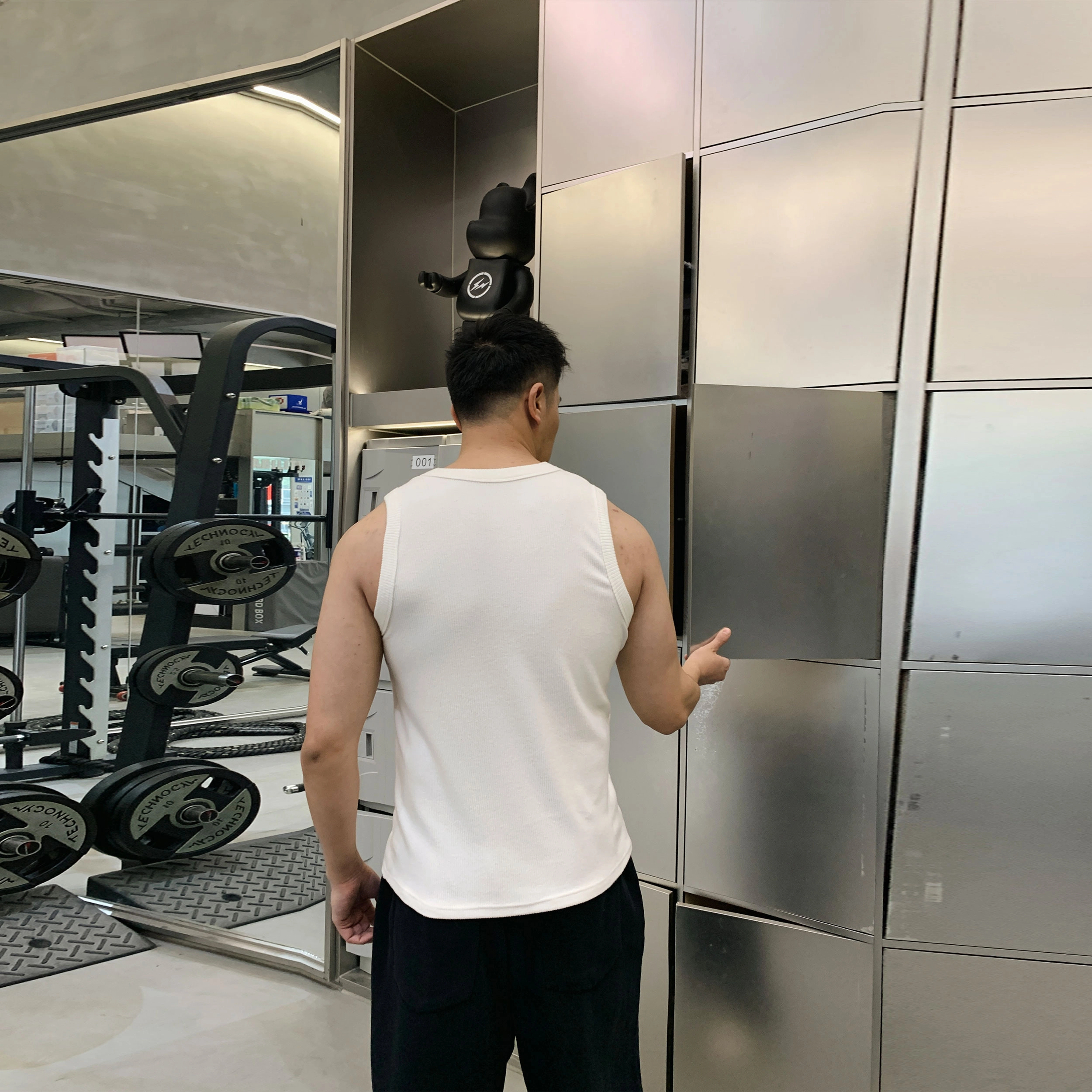 巴塞罗那足球俱乐部 美式高街风队徽布标健身坎肩修身百搭正肩纯色基础款休闲训练针织背心 男女同款