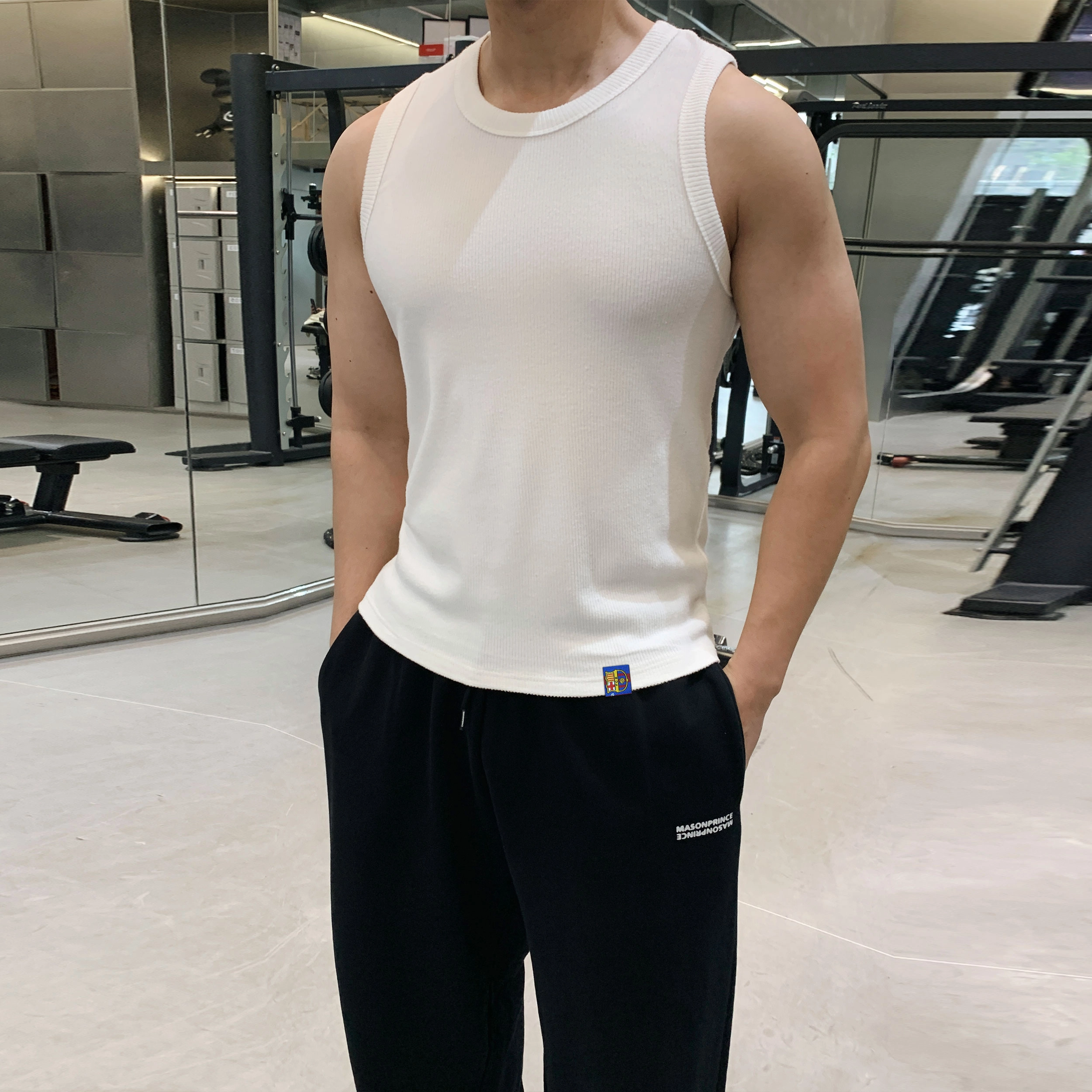 巴塞罗那足球俱乐部 美式高街风队徽布标健身坎肩修身百搭正肩纯色基础款休闲训练针织背心 男女同款