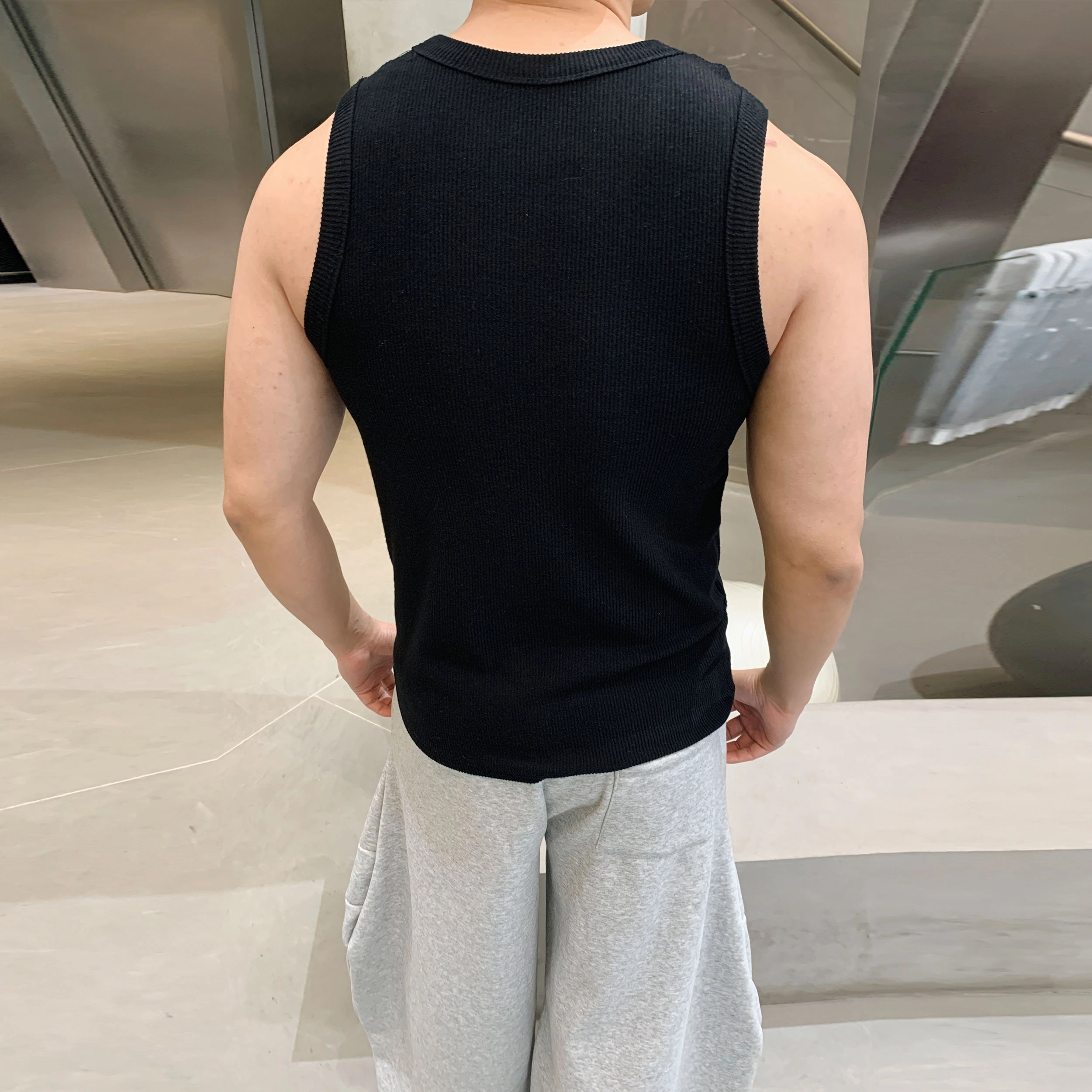 巴塞罗那足球俱乐部 美式高街风队徽布标健身坎肩修身百搭正肩纯色基础款休闲训练针织背心 男女同款