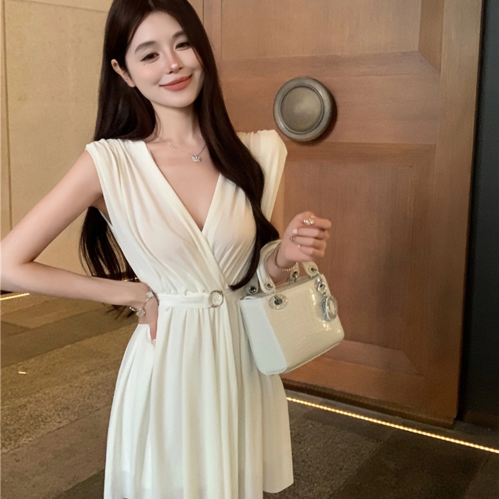 水中花 韩系时尚简约优雅气质褶皱修身显瘦设计感抹胸无袖连衣裙 女款