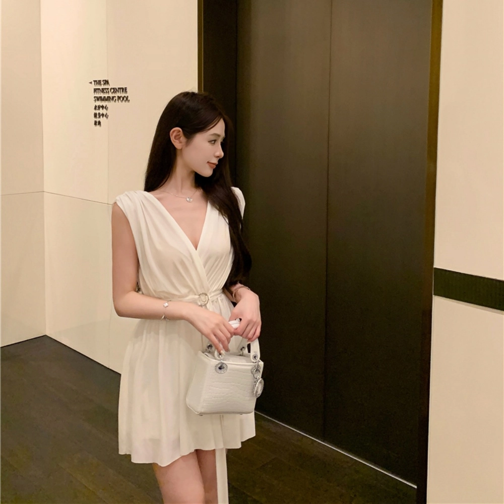 水中花 韩系时尚简约优雅气质褶皱修身显瘦设计感抹胸无袖连衣裙 女款