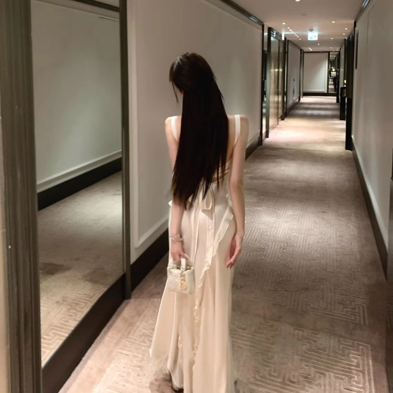 水中花 白玉兰清冷感荷叶边露背缎面斜裁气质长裙吊带连衣裙 女款