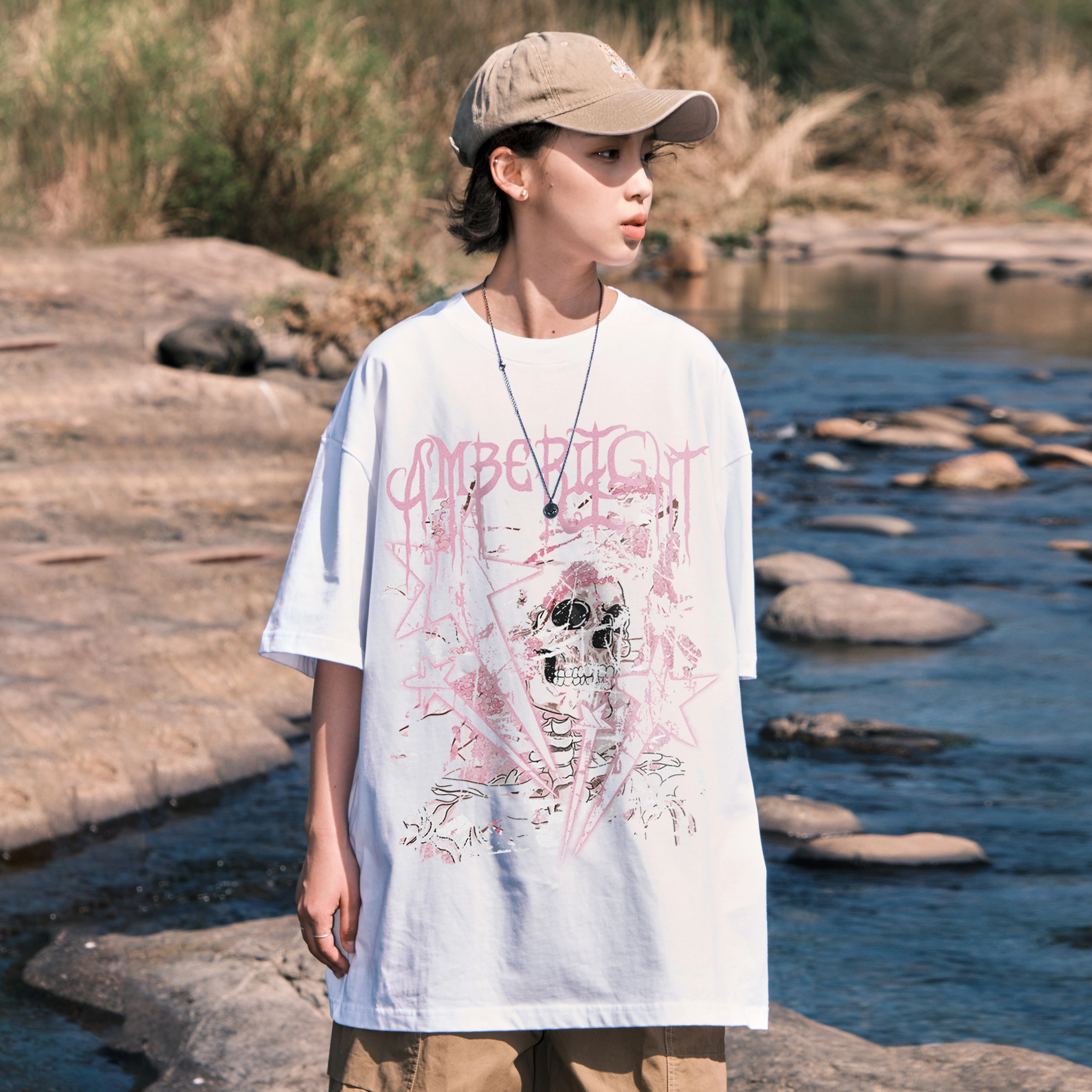 AMBER LIGHT T