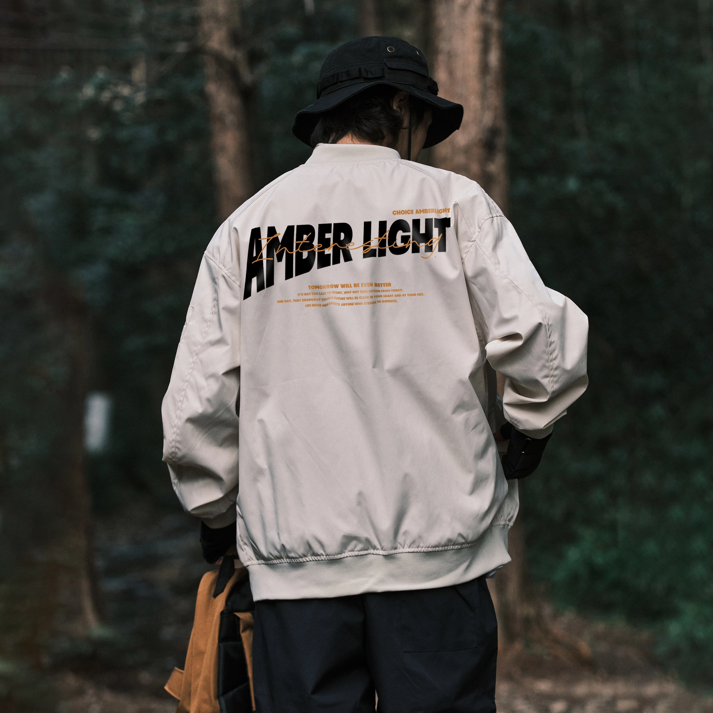 AMBER LIGHT