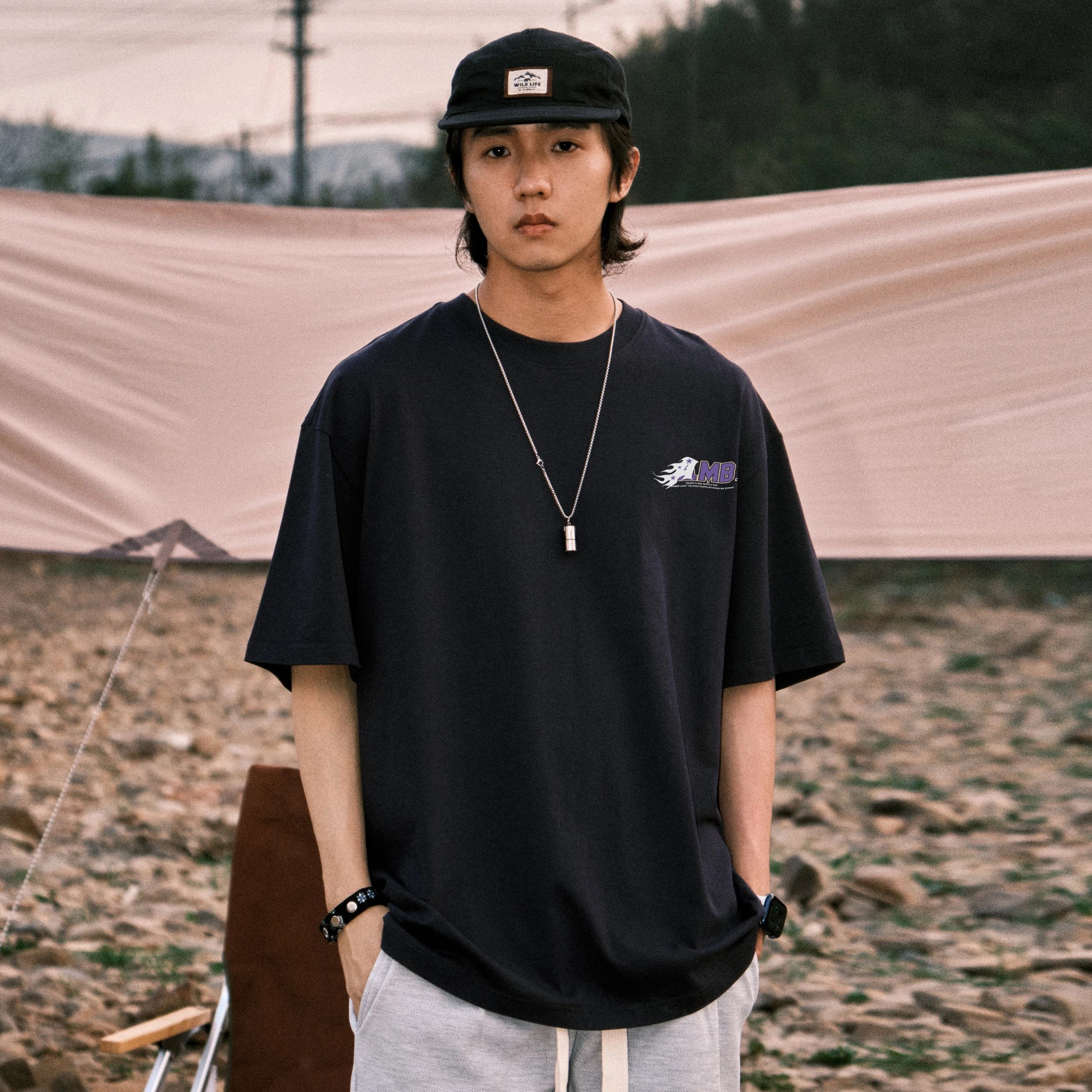 AMBER LIGHT T