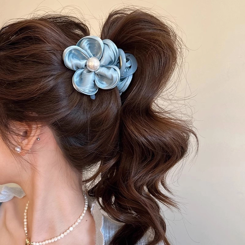 DAISY BEAUTY