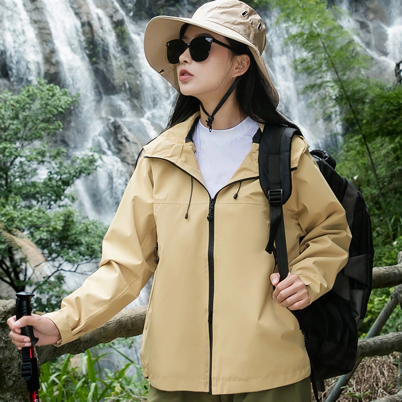 左岸 美式山系耐磨抗撕裂户外运动穿搭连帽登山徒步冲锋上衣工装大口袋机能防水防风透气纯色开衫软壳衣舒适保暖夹克 女款