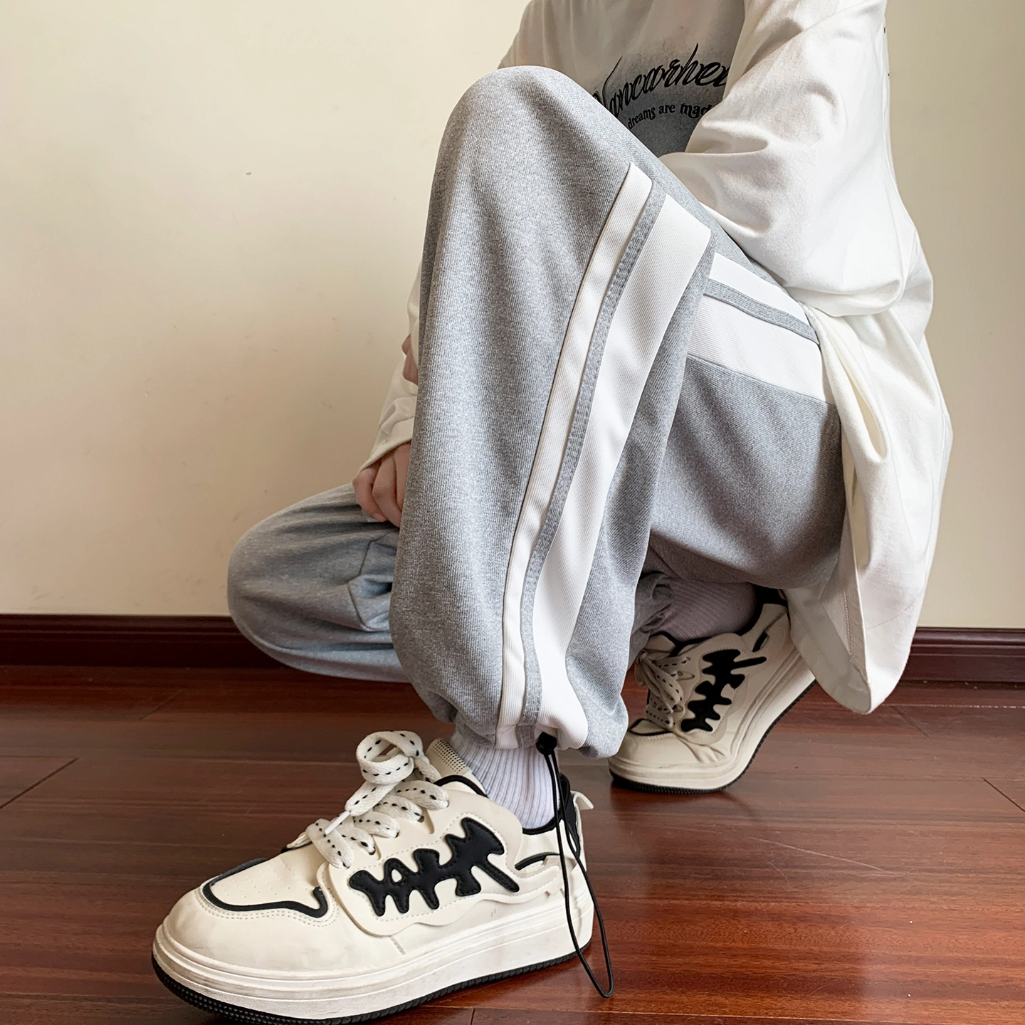 左岸 青少年港风帅气潮流拼接拼色卫裤宽松直筒裤柔软舒适透气垂感轻便抽绳裤脚长裤春秋休闲裤 男款