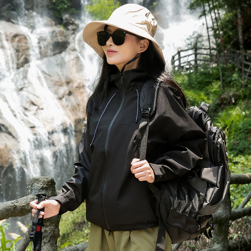 左岸 美式山系耐磨抗撕裂户外运动穿搭连帽登山徒步冲锋上衣工装大口袋机能防水防风透气纯色开衫软壳衣舒适保暖夹克 女款