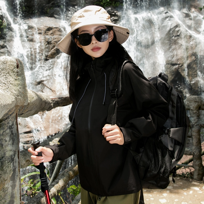左岸 美式山系耐磨抗撕裂户外运动穿搭连帽登山徒步冲锋上衣工装大口袋机能防水防风透气纯色开衫软壳衣舒适保暖夹克 女款