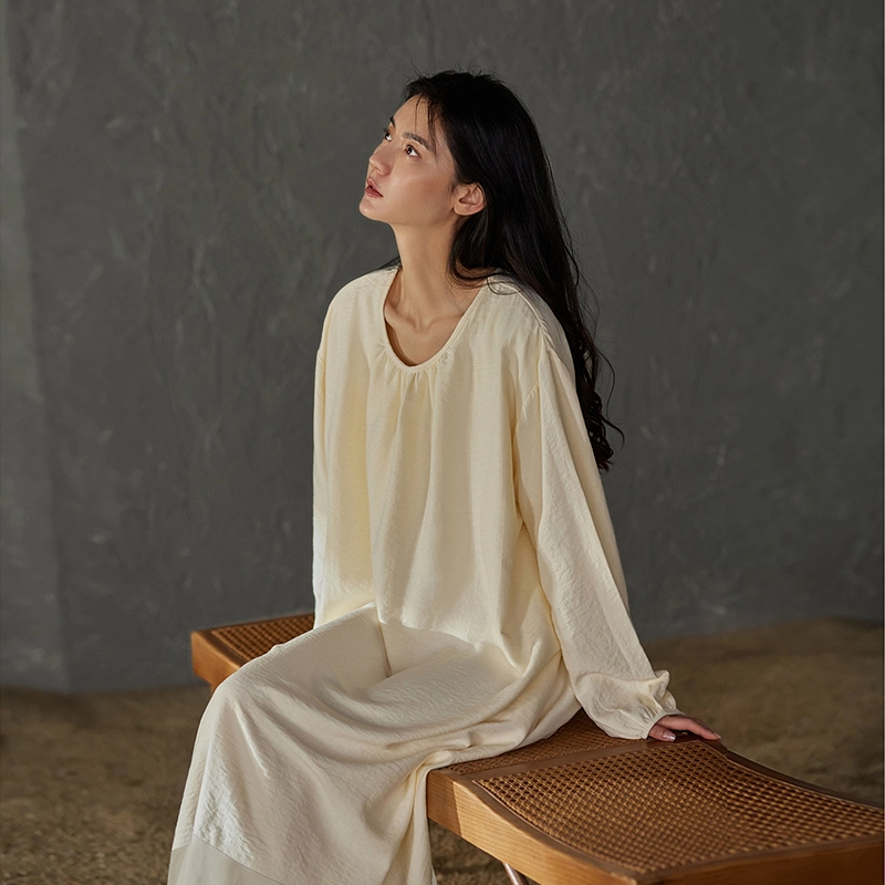 热妒 柔软宽松纯色圆领长袖睡裙 女款 杏色