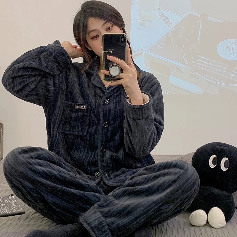 浪莎 法兰绒睡衣女冬季简约加厚加绒翻领开衫长袖宽松保暖 家居套装 女款 黑色