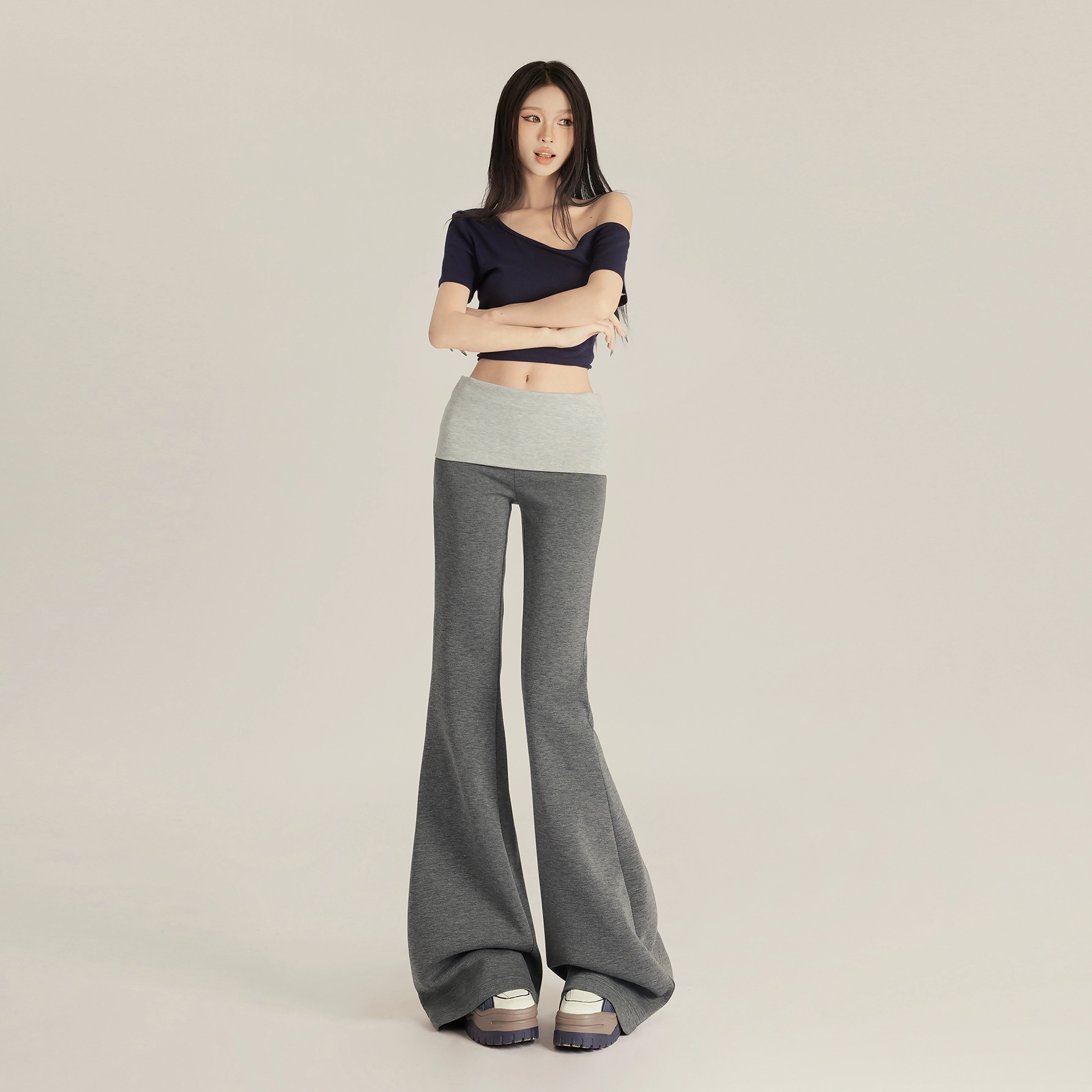 玫丝朵 撞色假两件高腰微喇休闲裤 女款 黑色