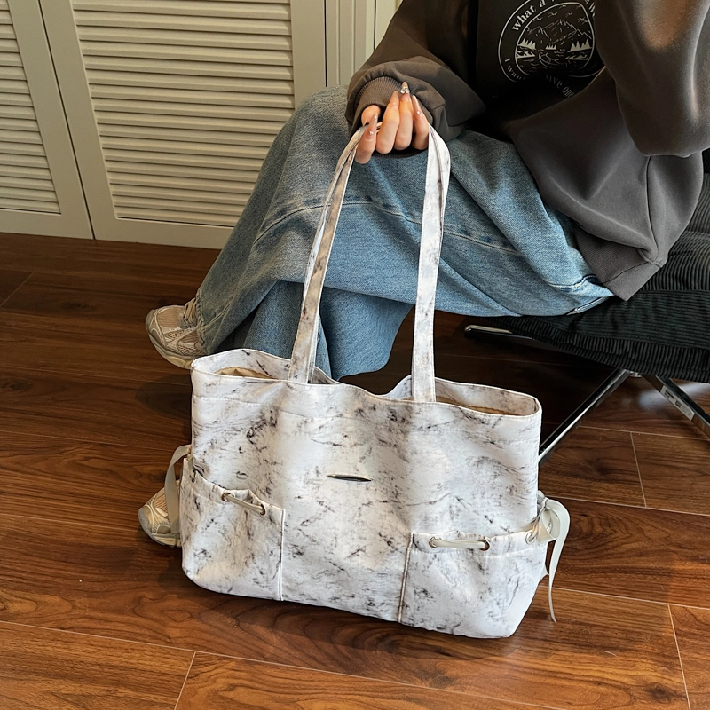 GOBLIN SHARKS 1759 ins Tote