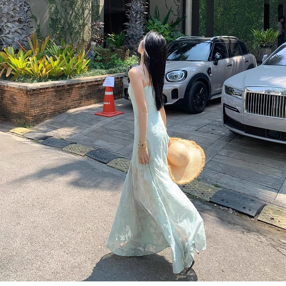 思蓓儿 海边度假温柔风碎花优雅气质长裙女吊带连衣裙 女款