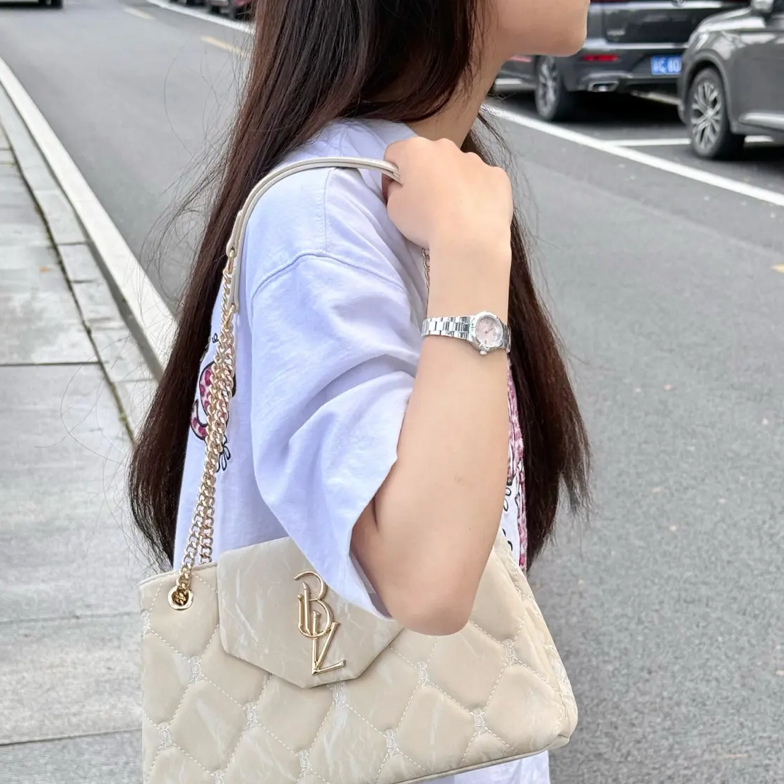 BCBGMAXAZRIA