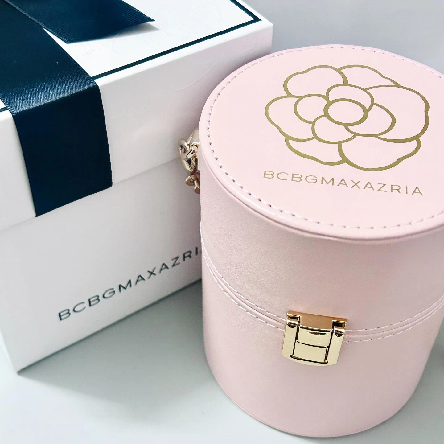BCBGMAXAZRIA F67