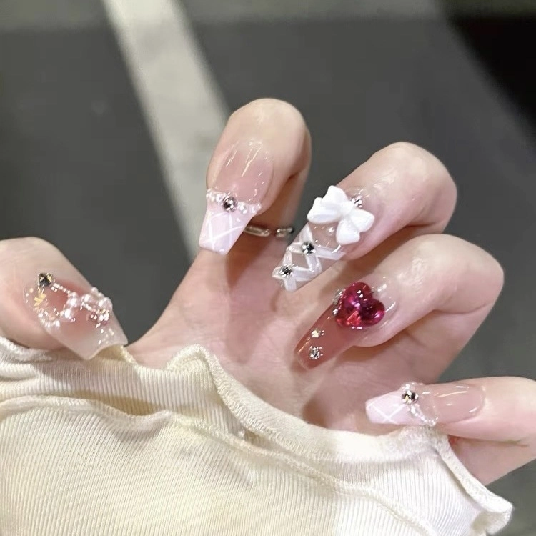 爱鼎琪 春日爱神 纯手工美甲蝴蝶结芭蕾丝带腮红晕染格纹钻球  穿戴甲 中长款粉色渐变 纯欲