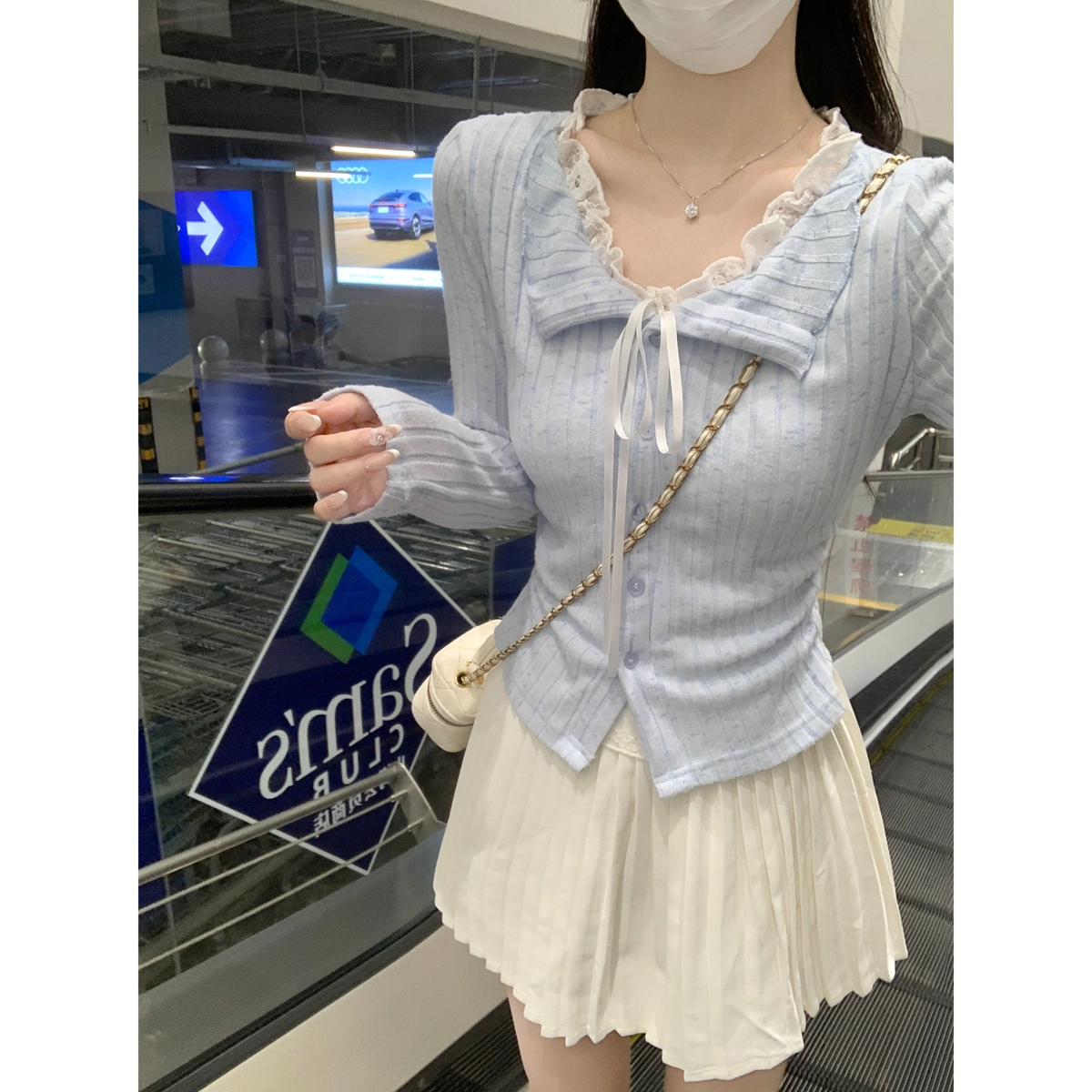 CASTLE WOODS miu T