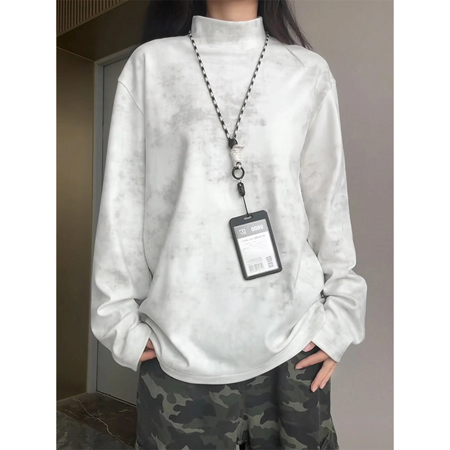 CASTLE WOODS t T