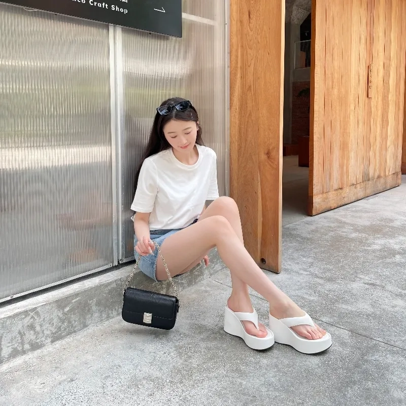 大薇家 经典设计潮流时尚 舒适百搭 橡胶底人字拖鞋 女