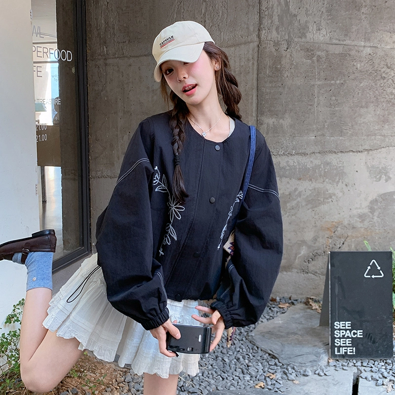 袋鼠 刺绣印花圆领休闲显瘦短外套夹克 女款