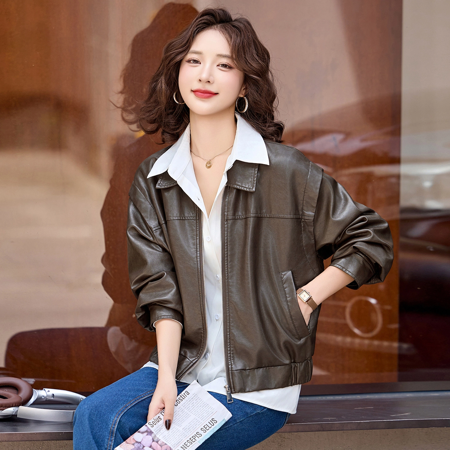 袋鼠 下摆松紧设计气质时尚翻领夹克简约大气皮衣外套 女款