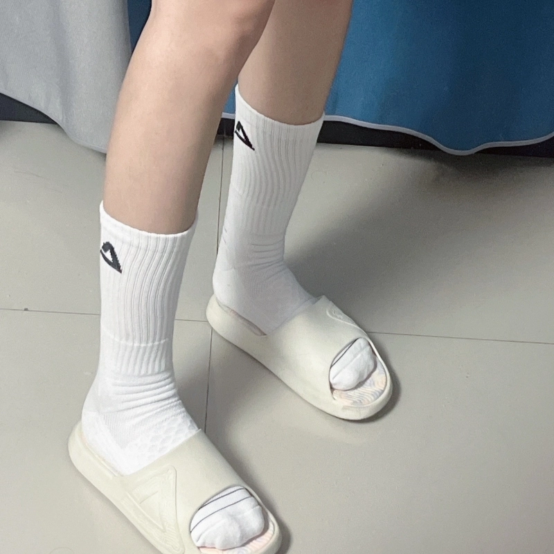 AW1 5