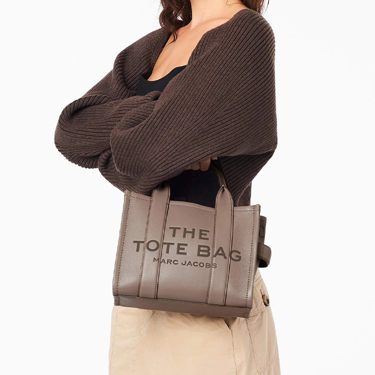 MARC JACOBS MJ The Mini Travelerlogo Tote