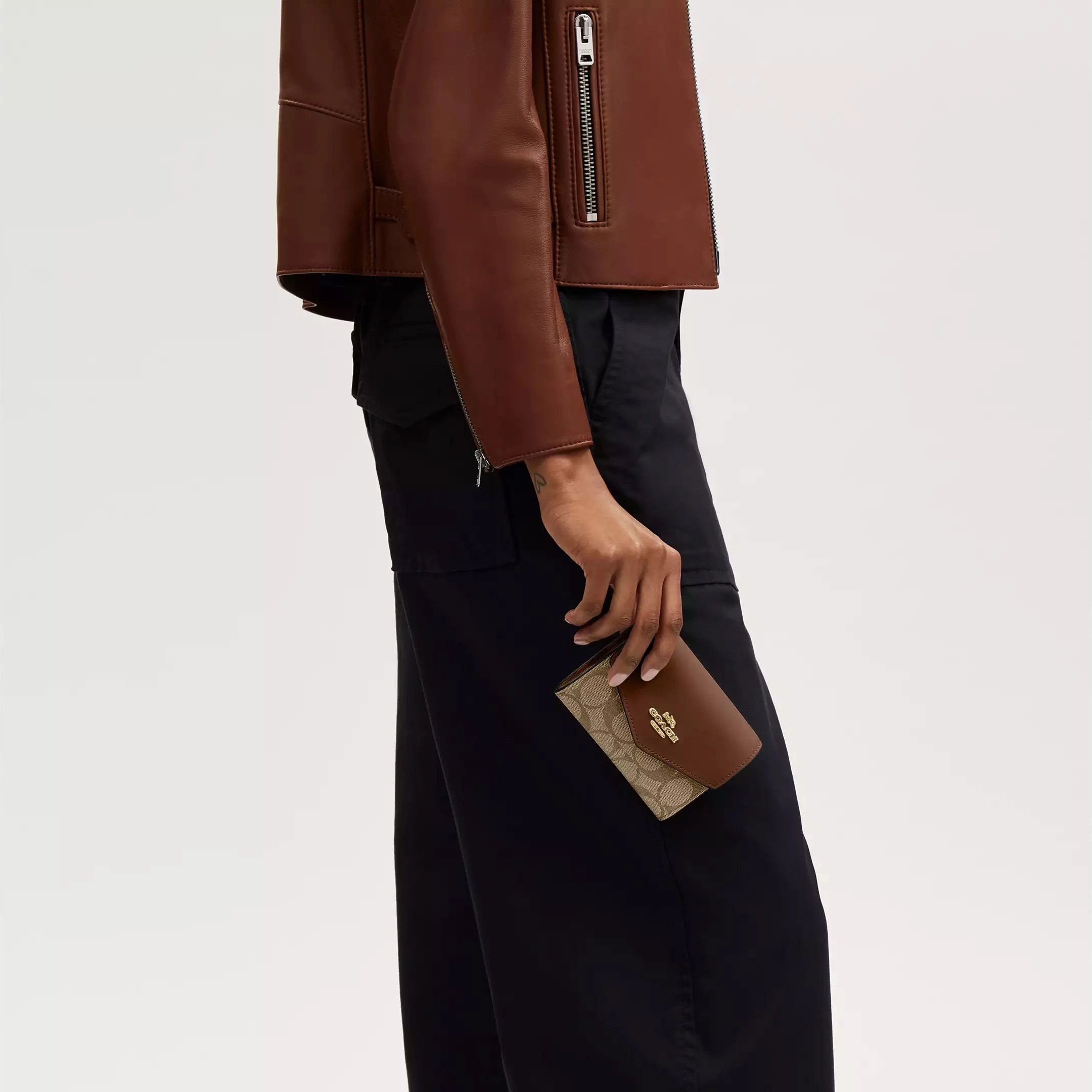 COACH Envelope 12