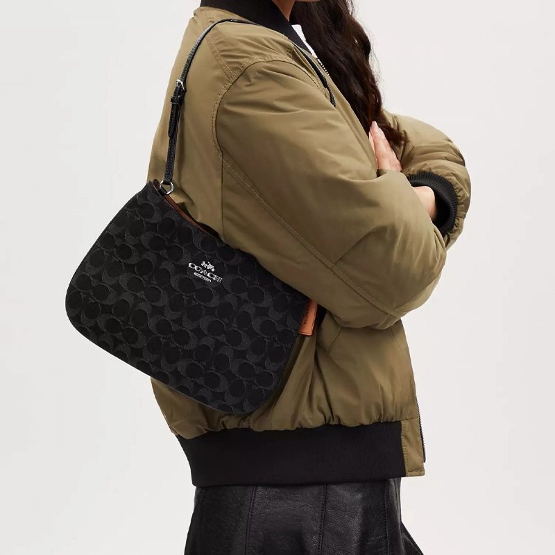 COACH Penelope 27