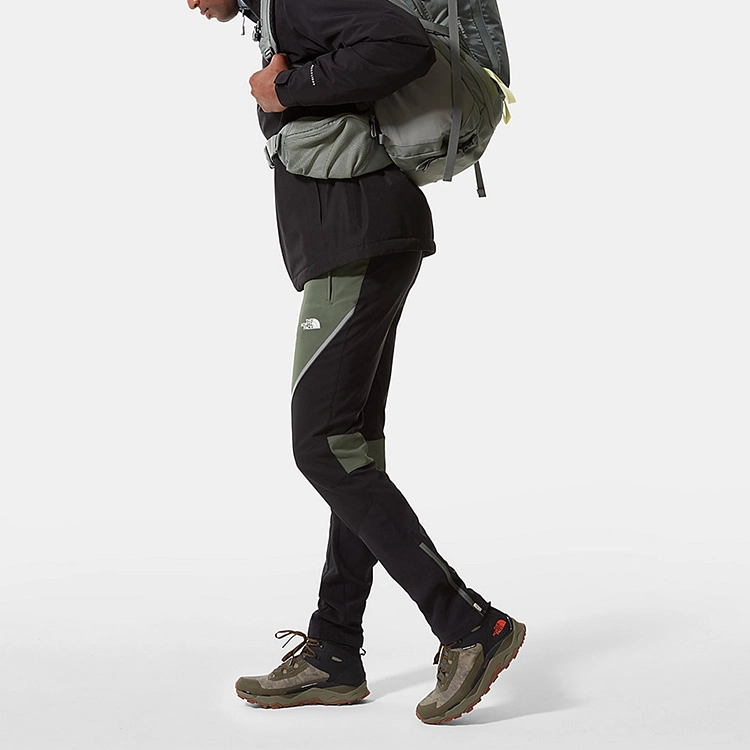 THE NORTH FACE DRYZZLE FUTURELIGHT Logo