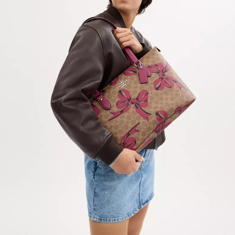 COACH Gallery 37 Tote