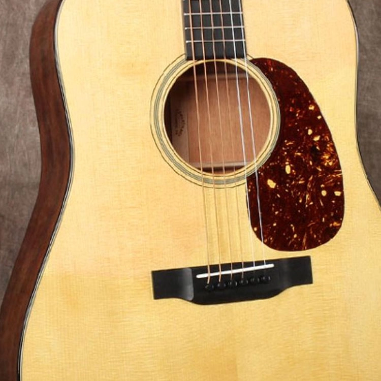 Martin() D18