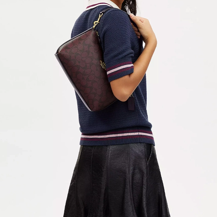 COACH Clara 26