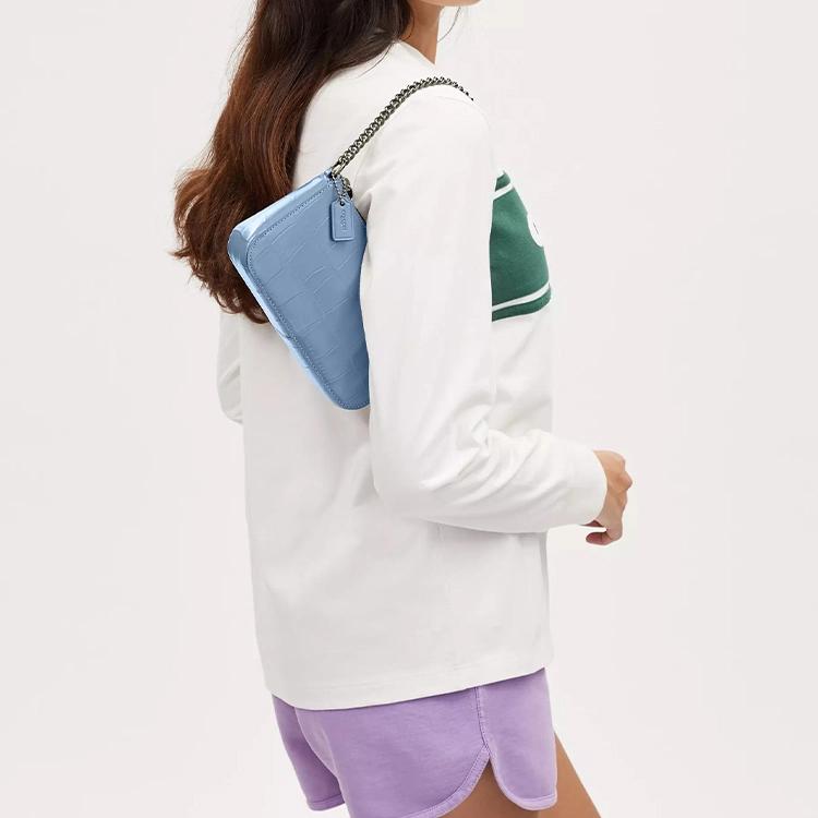 COACH Nolita 19 Logo