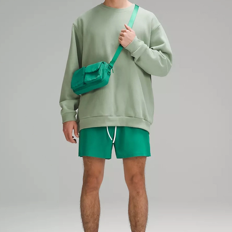 lululemon Multi-Pocket 2.5L Logo