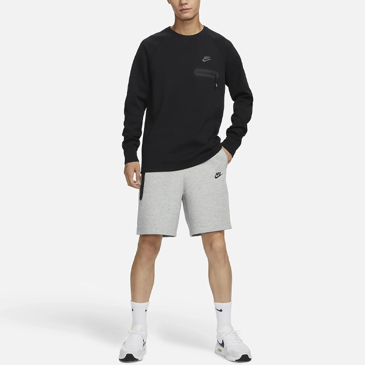 Nike Sportswear Tech Fleece Logo