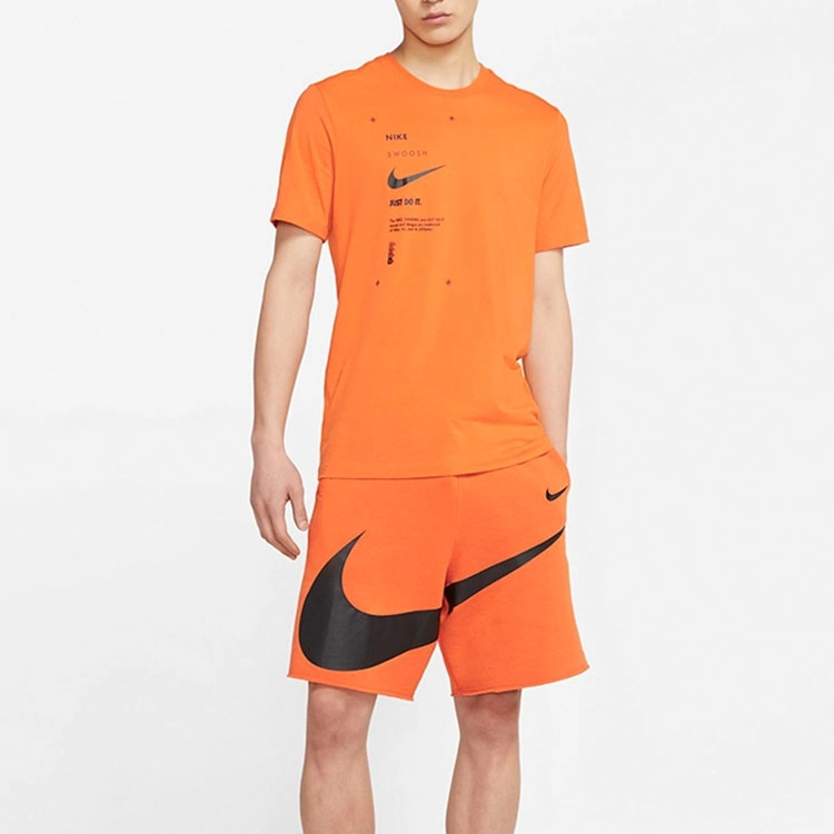 Nike Sportswear Swoosh Club T